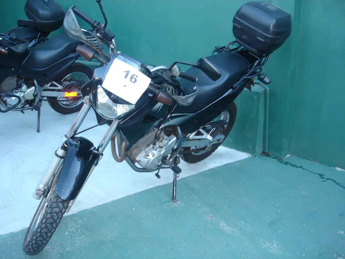 LOTE 016 - HONDA - FALCON 400
