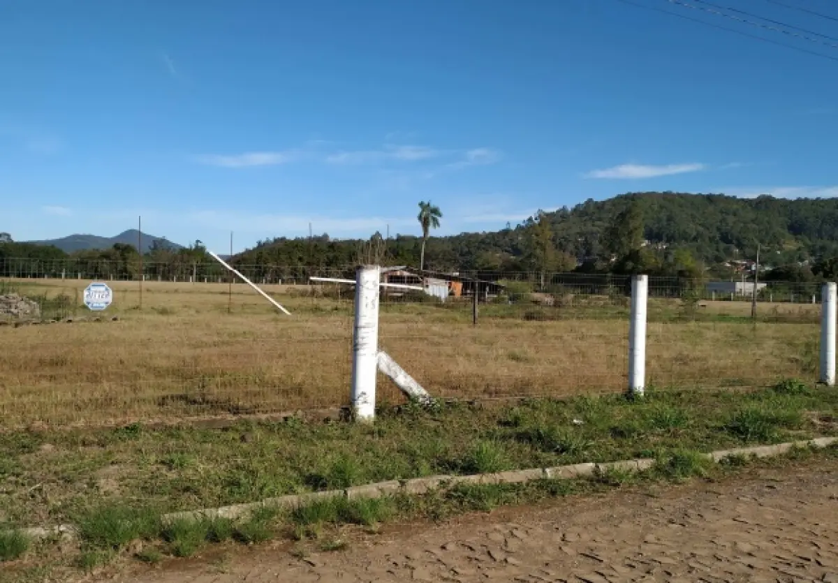 LOTE 001 - Imóvel 1