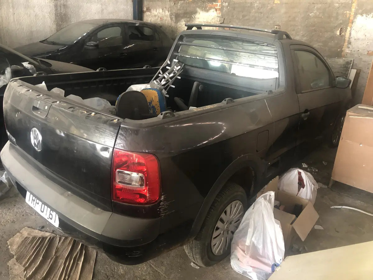 LOTE 004 - VW/Saveiro 1.6 CS, placas IRP 0161, ano/modelo 2011/2011