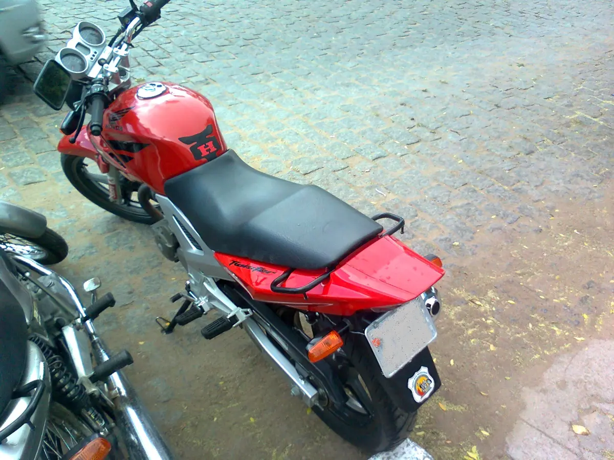 LOTE 029 - HONDA - CBX 250 TWISTER