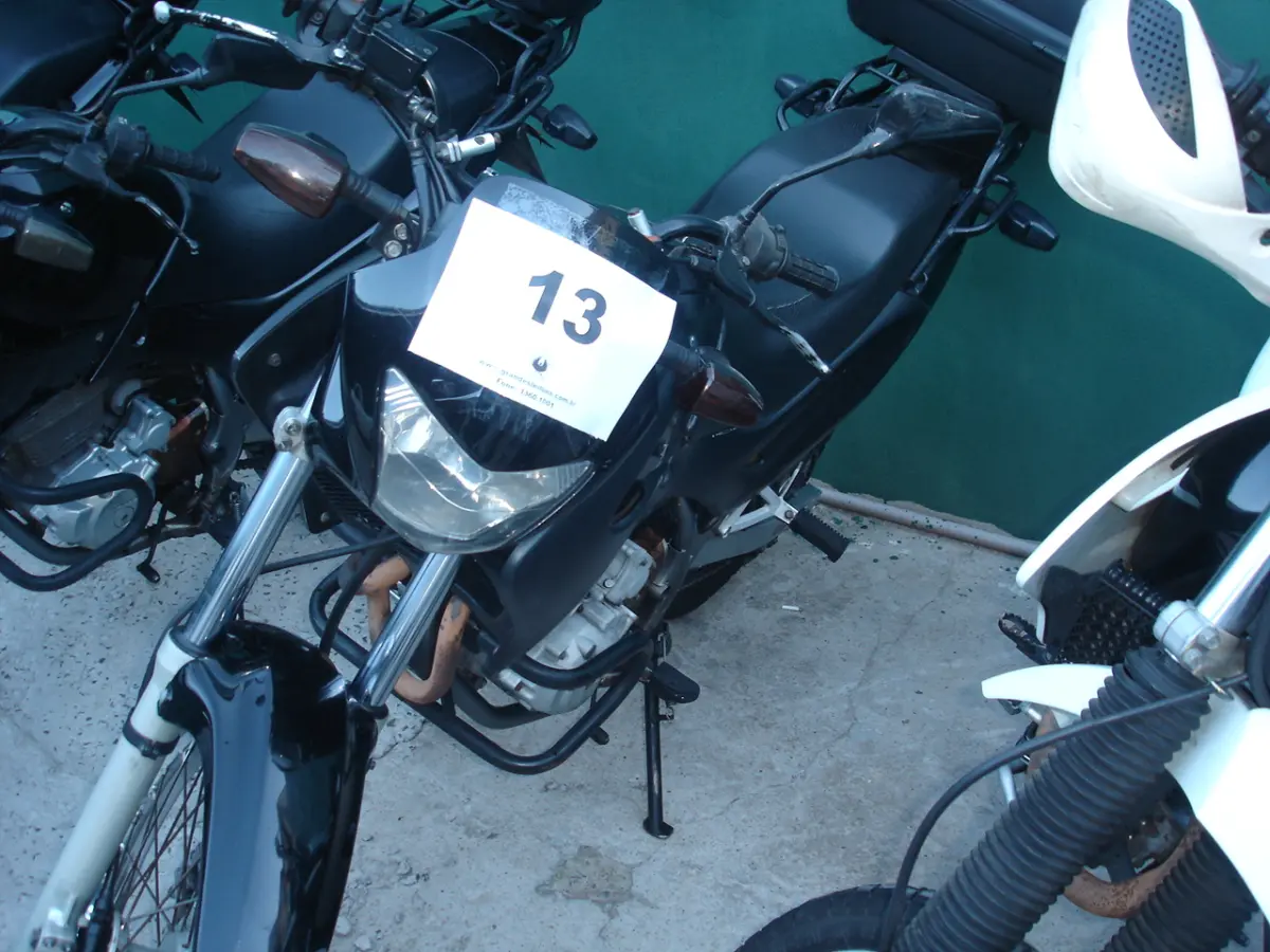 LOTE 013 - HONDA - FALCON 400