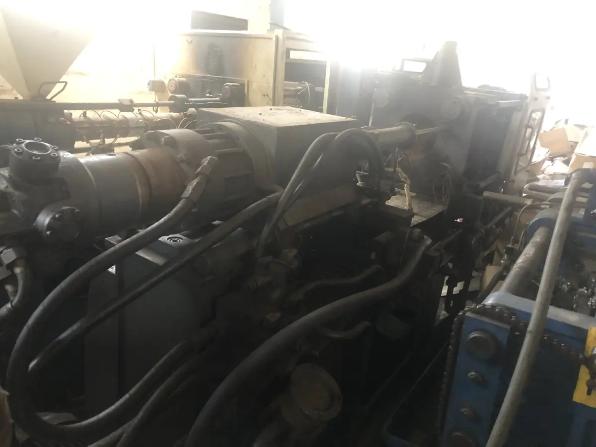 LOTE 001 - Injetora Solaris S9300