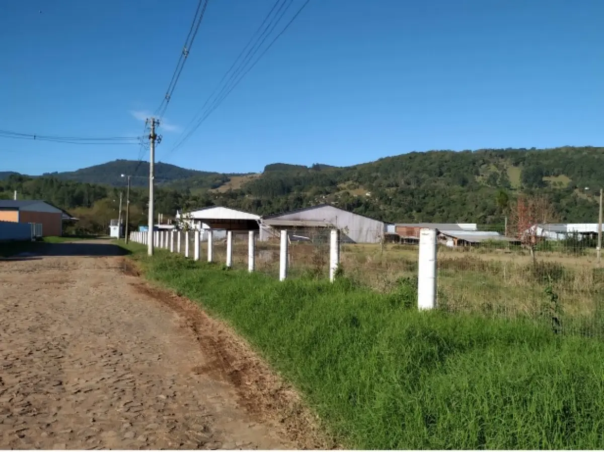 LOTE 001 - Imóvel 1