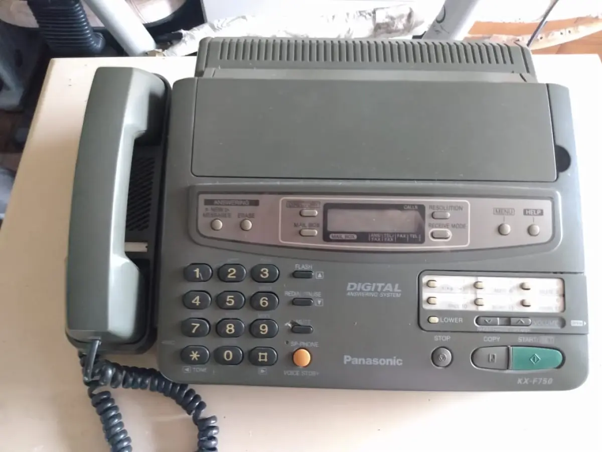 LOTE 10 - fax/telefone panasonic na cor cinza escuro