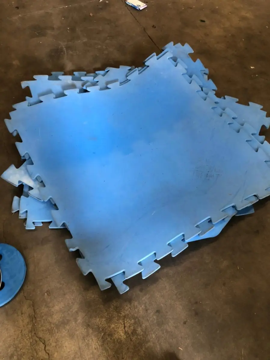 LOTE 070 - aproximadamente 8 tatame de eva 1x1