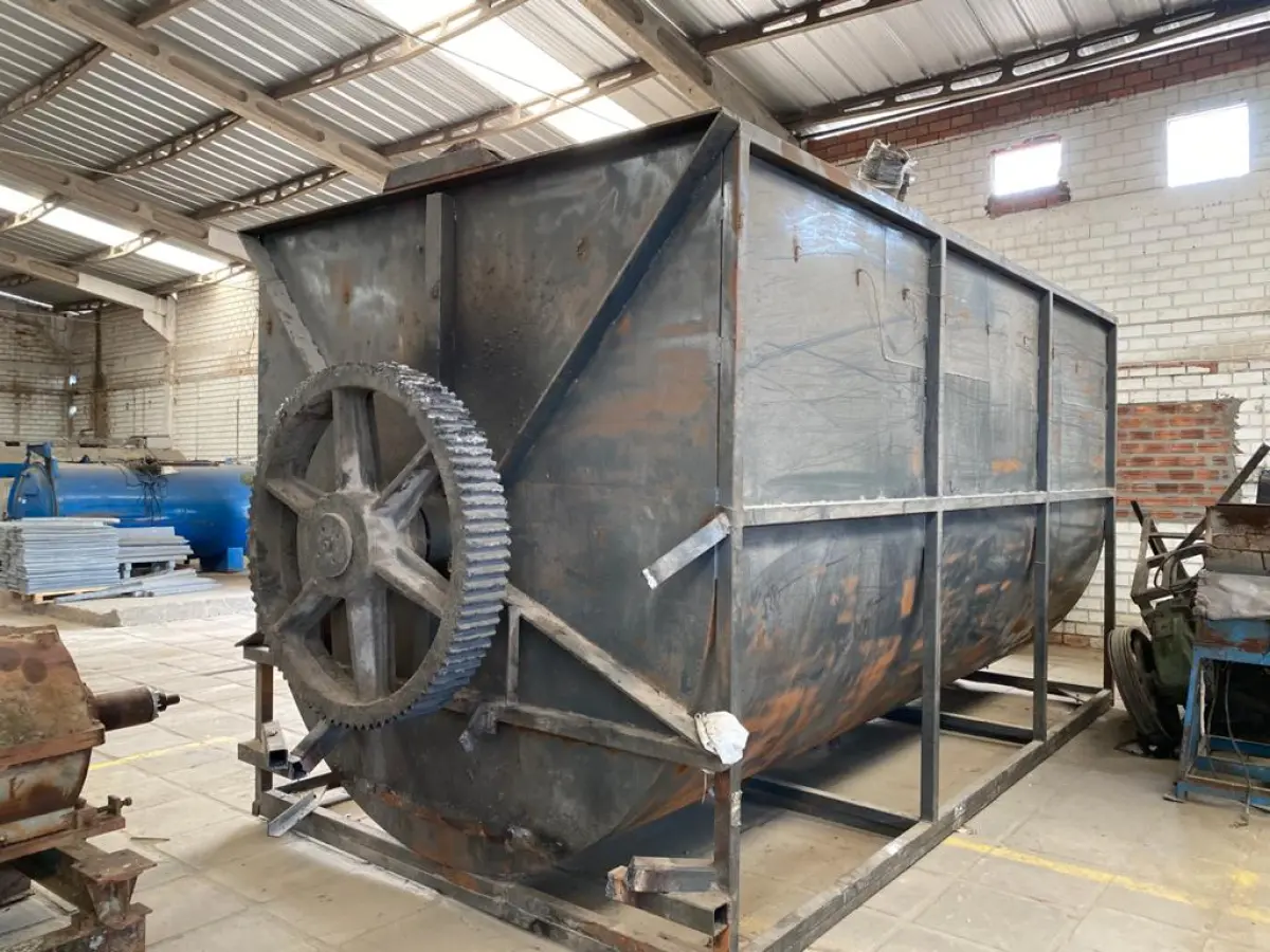 LOTE 001 - Lote englobado de todos os itens do leilão