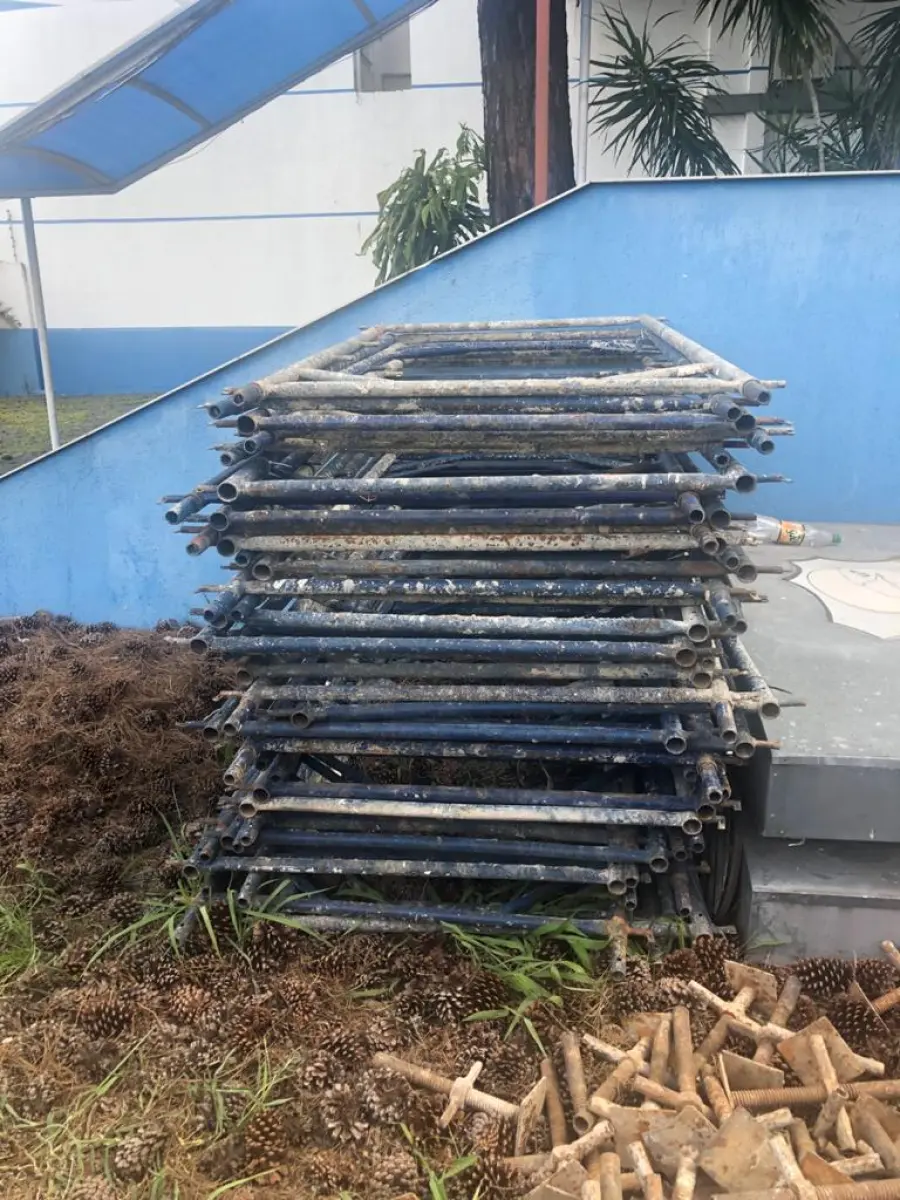 LOTE  - Leilão de andaimes