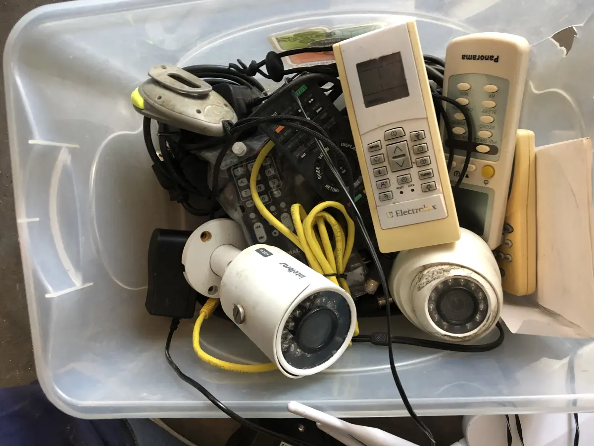 LOTE 102 - camera intelbras provavelmente sucata