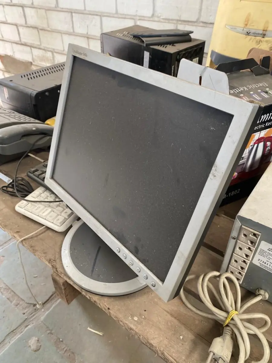 LOTE 014 - monitor