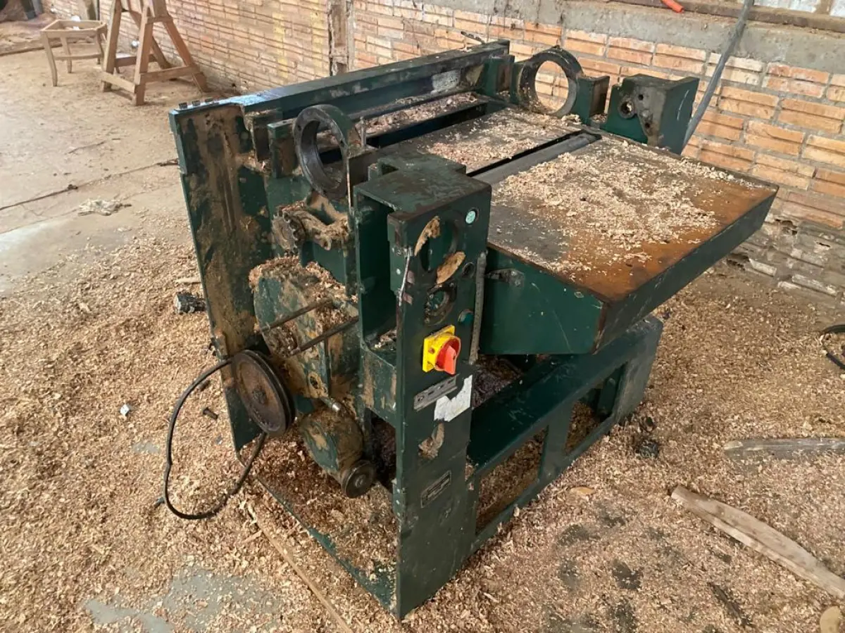 LOTE 001 - LOTE DE SUCATAS DE MAQUINAS