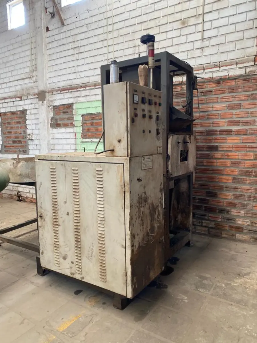 LOTE 001 - Lote englobado de todos os itens do leilão