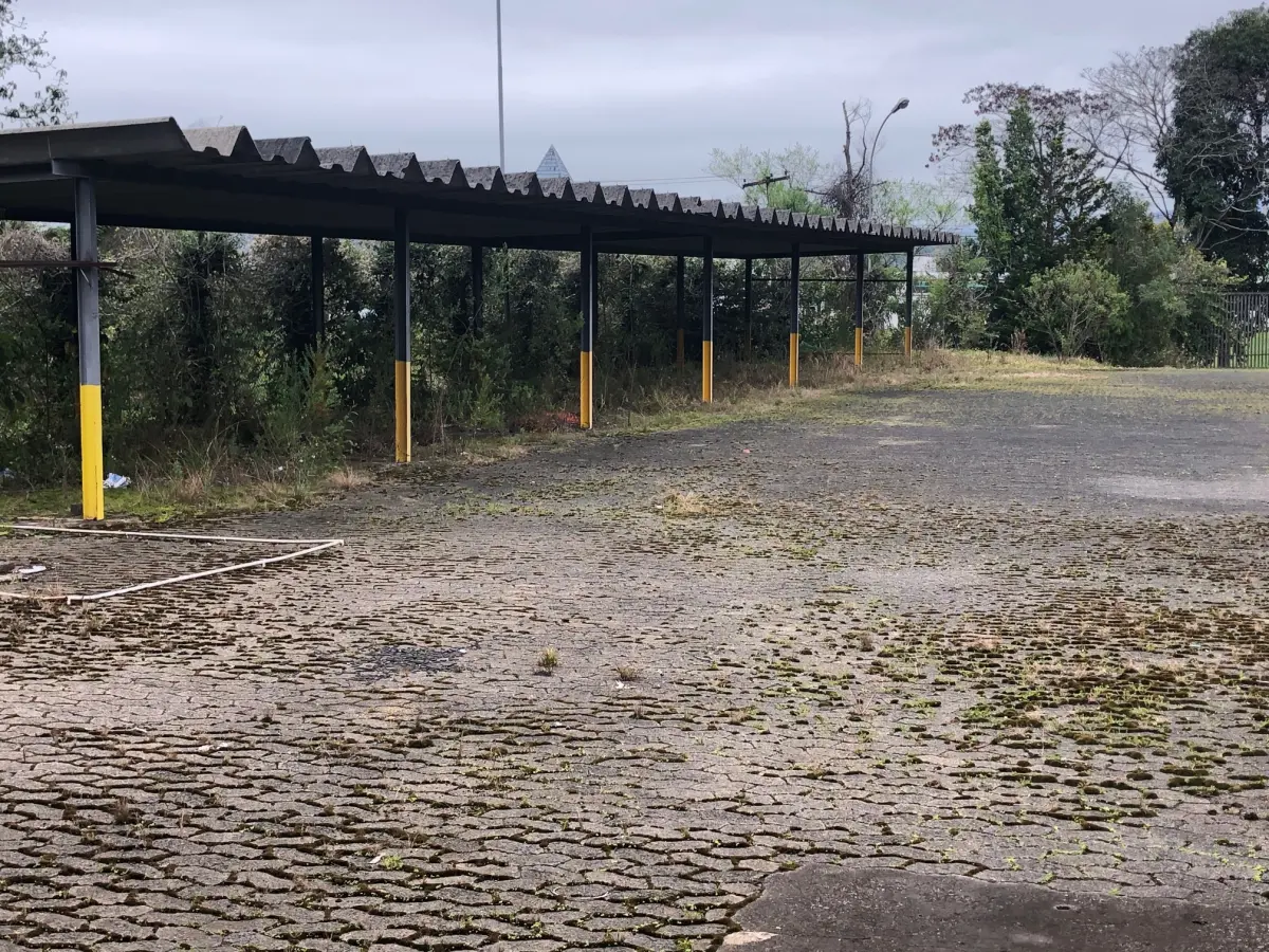 LOTE  - GRANDE IMÓVEL INDUSTRIAL NA ENTRADA DE IGREJINHA, COM 2.230,00M2 E ÁREA CONSTRUÍDA DE 1.240M2