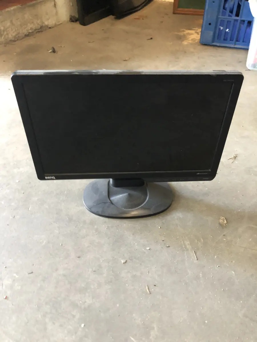 LOTE 038 - monitor computador benq