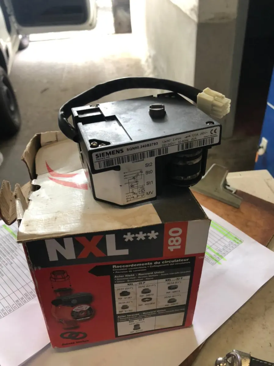 LOTE 107 - bomba de circulaçao salmson 