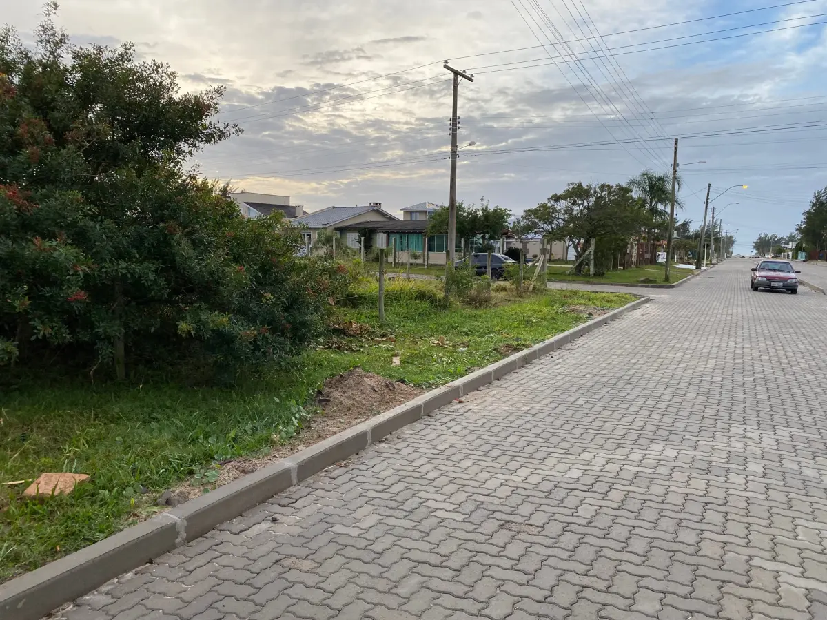 LOTE 002 - lote 3 da quadra K-7, na Praia Noiva do Mar, distrito de Capão da Canoa, mun.de Osório