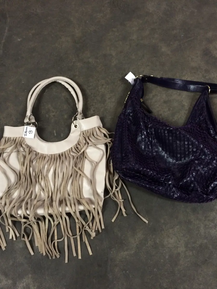 LOTE  - SAPATOS E BOLSAS FEMININOS