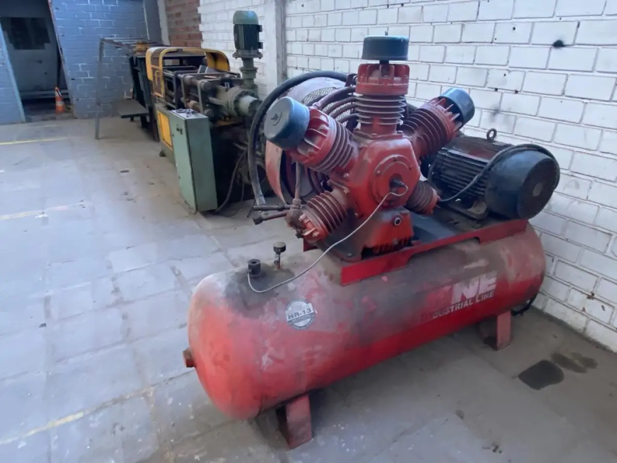 LOTE 001 - Lote englobado de todos os itens do leilão