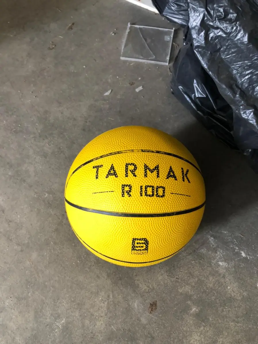 LOTE 098 - bola de basquete