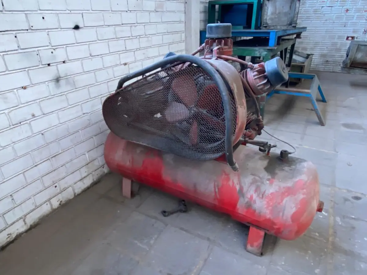 LOTE 001 - Lote englobado de todos os itens do leilão