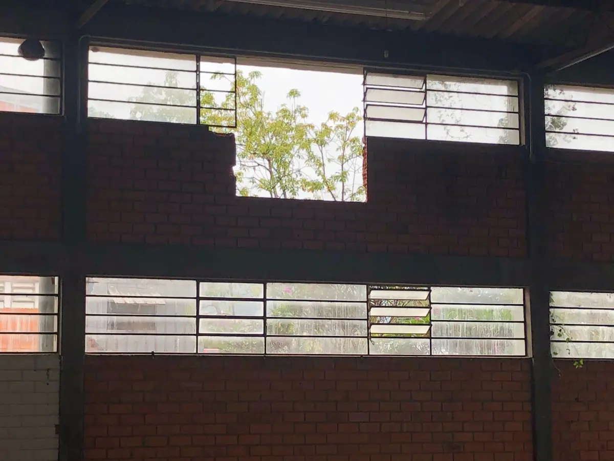 LOTE  - GRANDE IMÓVEL INDUSTRIAL NA ENTRADA DE IGREJINHA, COM 2.230,00M2 E ÁREA CONSTRUÍDA DE 1.240M2