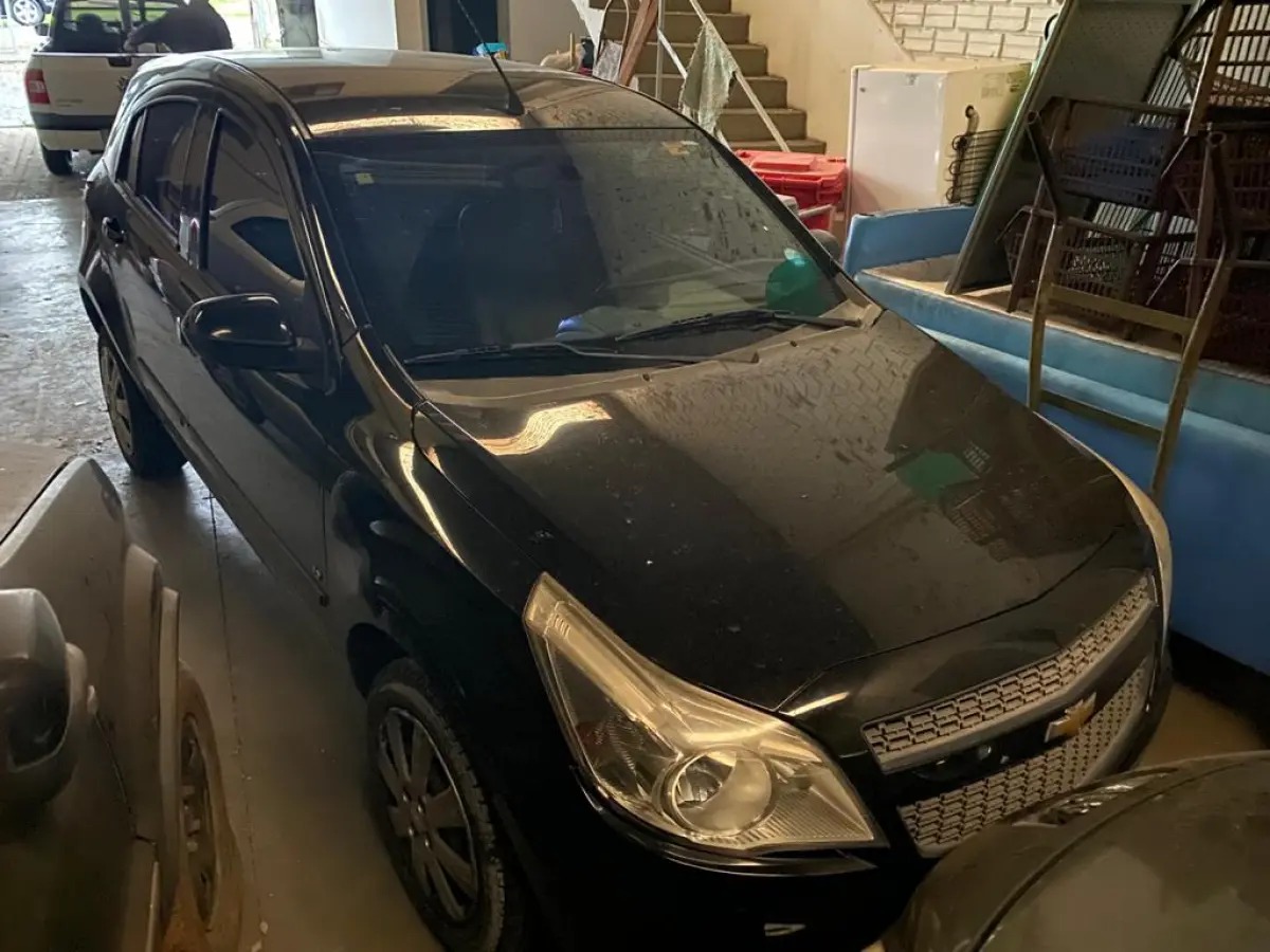 LOTE 01 - Chevrolet Agile LT 2010/2011 preto