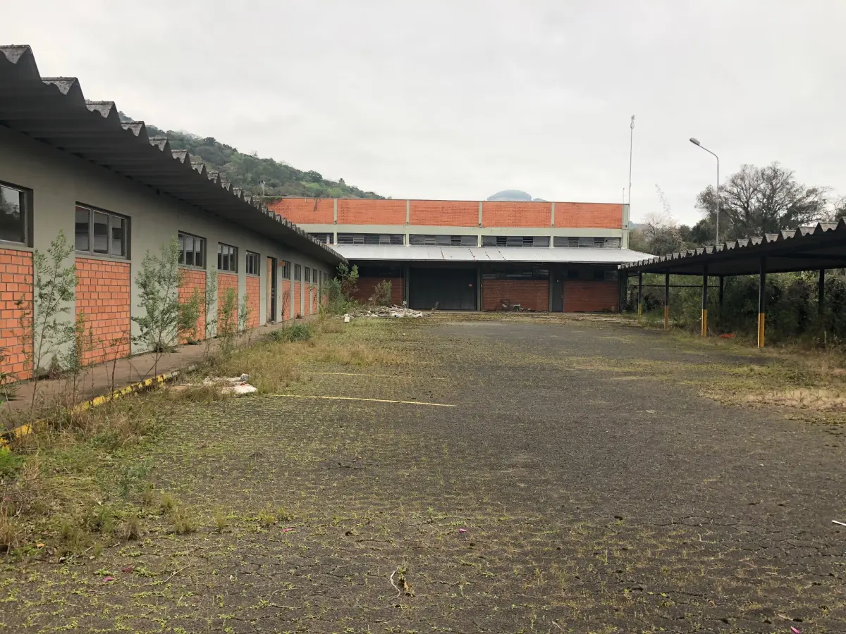 LOTE  - GRANDE IMÓVEL INDUSTRIAL NA ENTRADA DE IGREJINHA, COM 2.230,00M2 E ÁREA CONSTRUÍDA DE 1.240M2