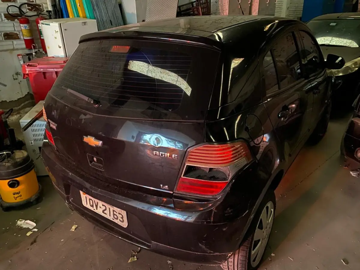 LOTE 01 - Chevrolet Agile LT 2010/2011 preto