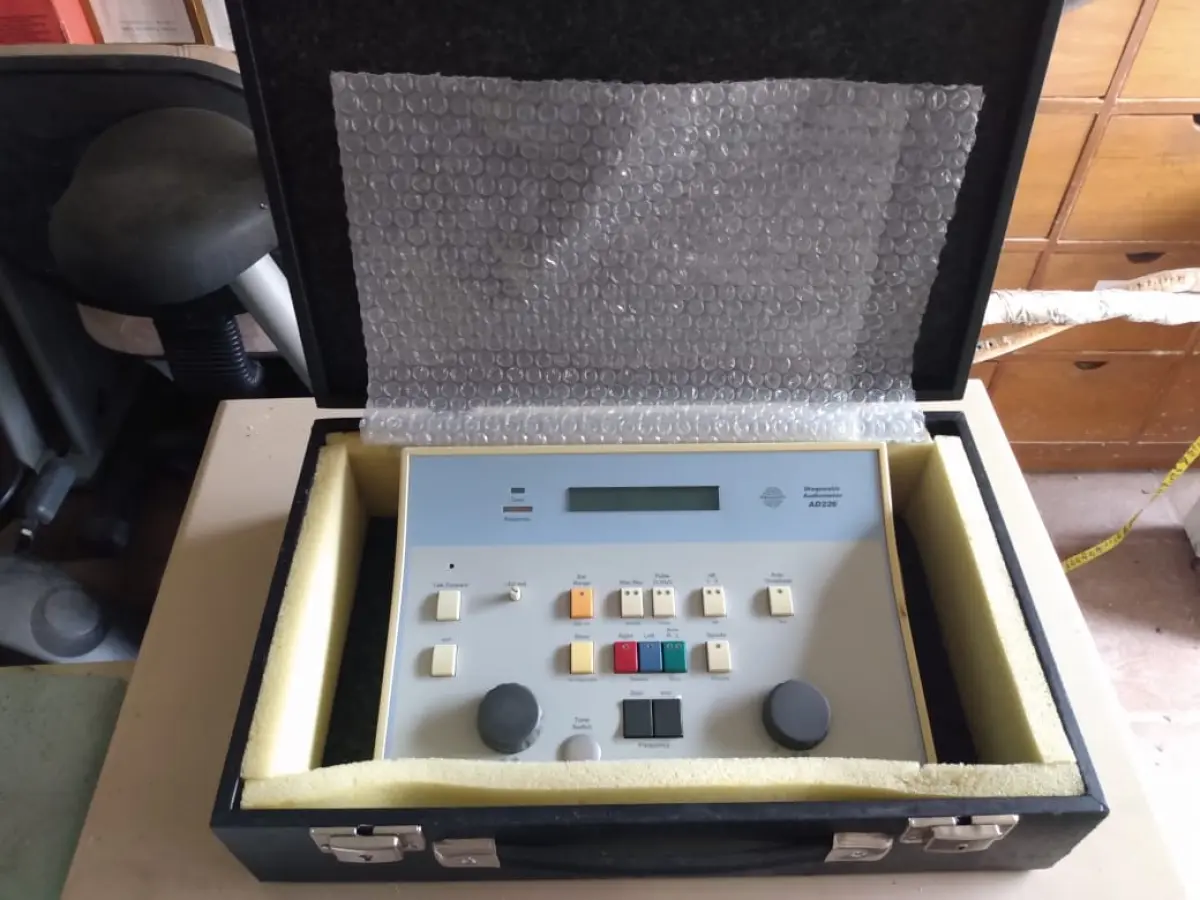 LOTE 15 - audiômetro diagnostico de 1.5 canais referencia ad229b