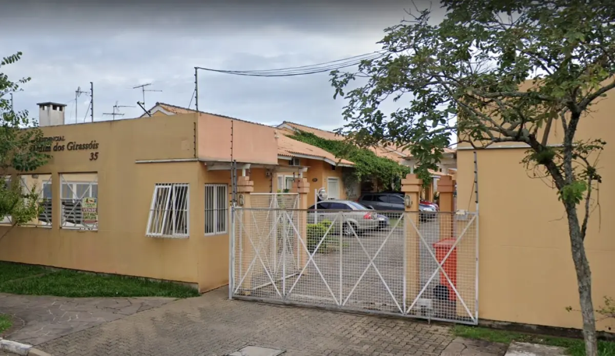 LOTE  - CASA NO COND. RES. JARDIM DOS GIRASSÓIS