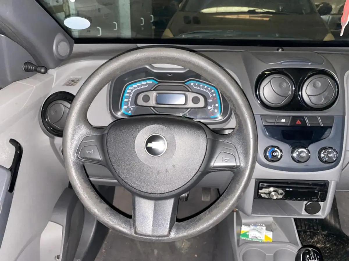 LOTE 01 - Chevrolet Agile LT 2010/2011 preto