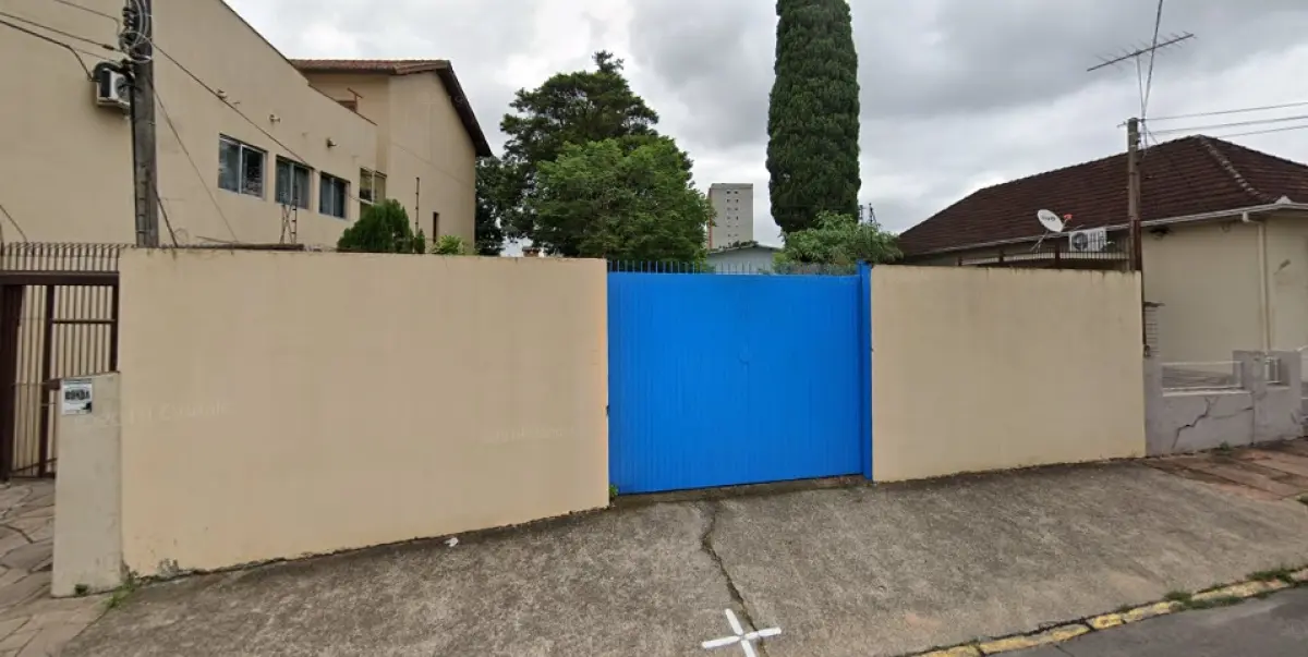 LOTE  - LEILÃO DE UMA CASA