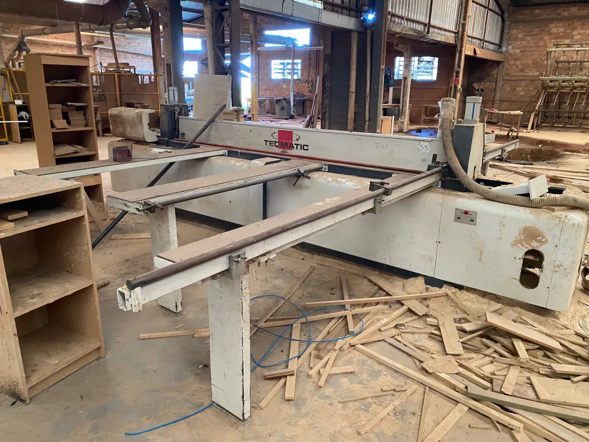 LOTE 015 - seccionadora