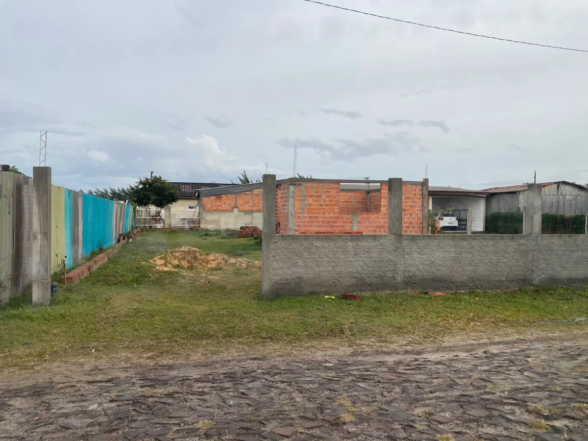 LOTE 003 - lote 5 da quadra K-7, na Praia Noiva do Mar, distrito de Capão da Canoa, mun.de Osório