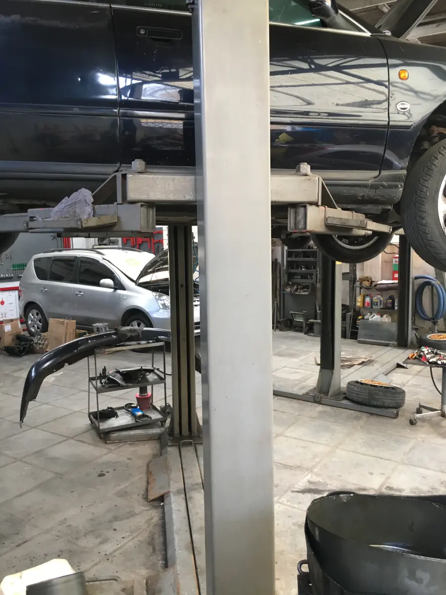 LOTE 01 - elevacar marca Engecass