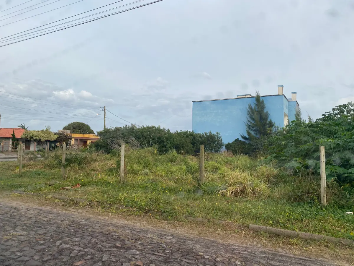 LOTE 007 - lote 13 da quadra K-7, na Praia Noiva do Mar, distrito de Capão da Canoa, mun.de Osório