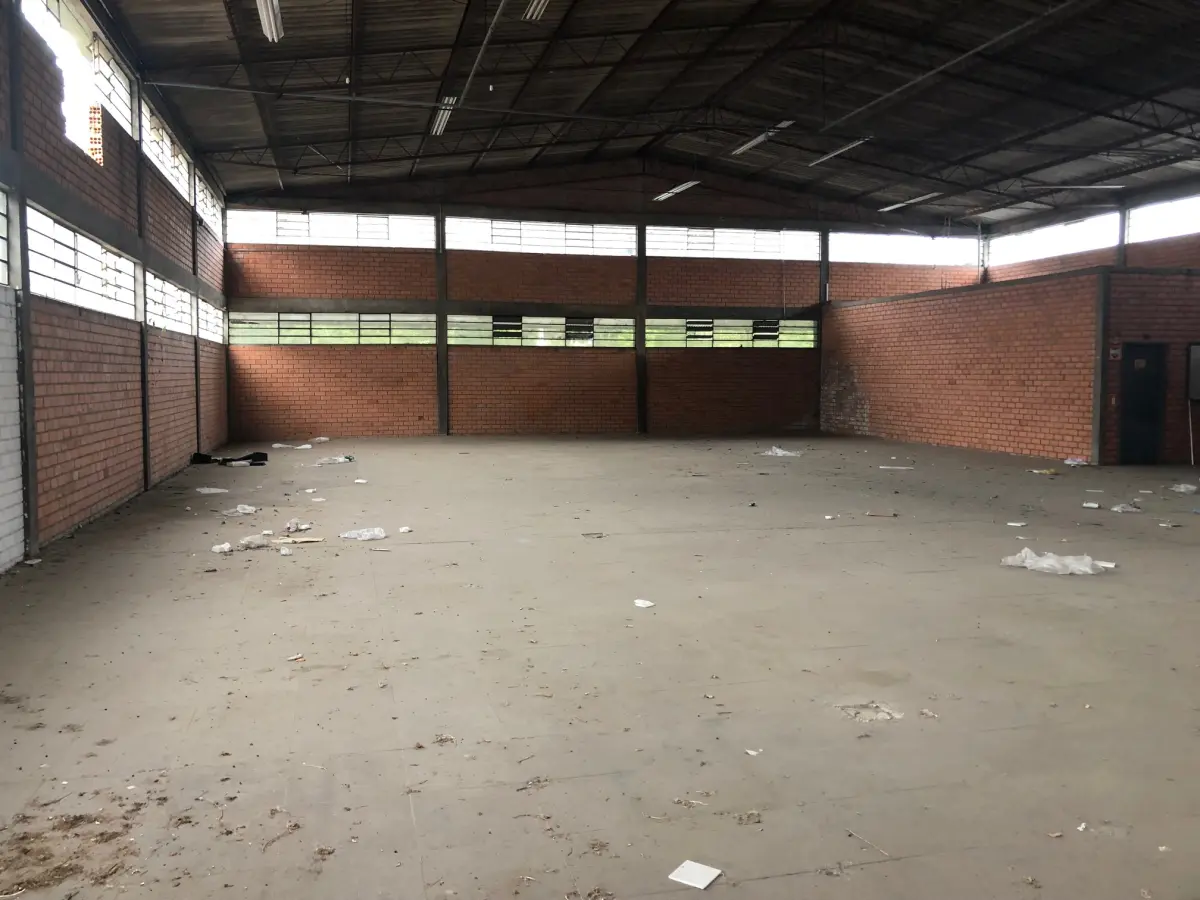 LOTE  - GRANDE IMÓVEL INDUSTRIAL NA ENTRADA DE IGREJINHA, COM 2.230,00M2 E ÁREA CONSTRUÍDA DE 1.240M2