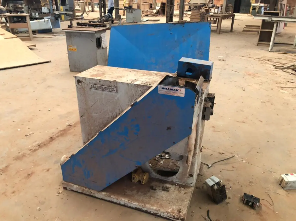 LOTE 036 - lixadeira