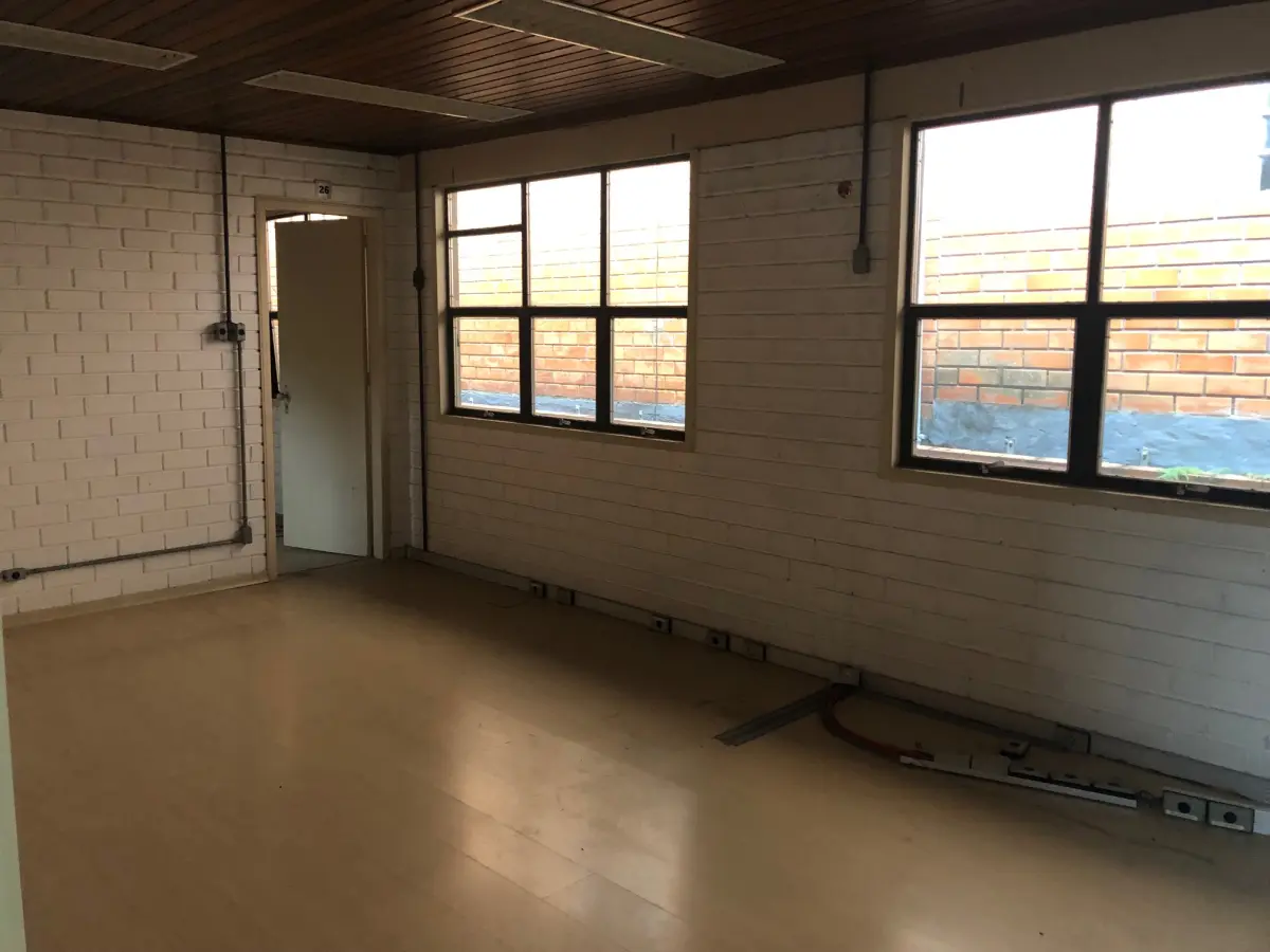 LOTE  - GRANDE IMÓVEL INDUSTRIAL NA ENTRADA DE IGREJINHA, COM 2.230,00M2 E ÁREA CONSTRUÍDA DE 1.240M2