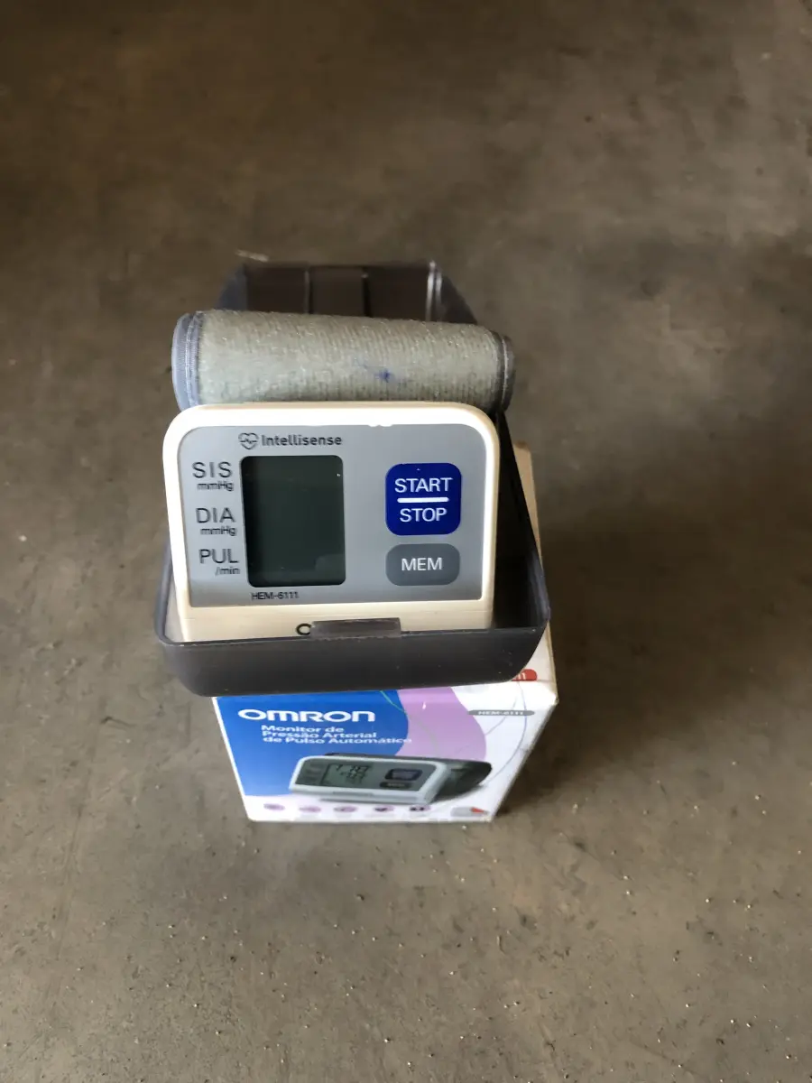 LOTE 042 - medidor de pressao de pulso omron