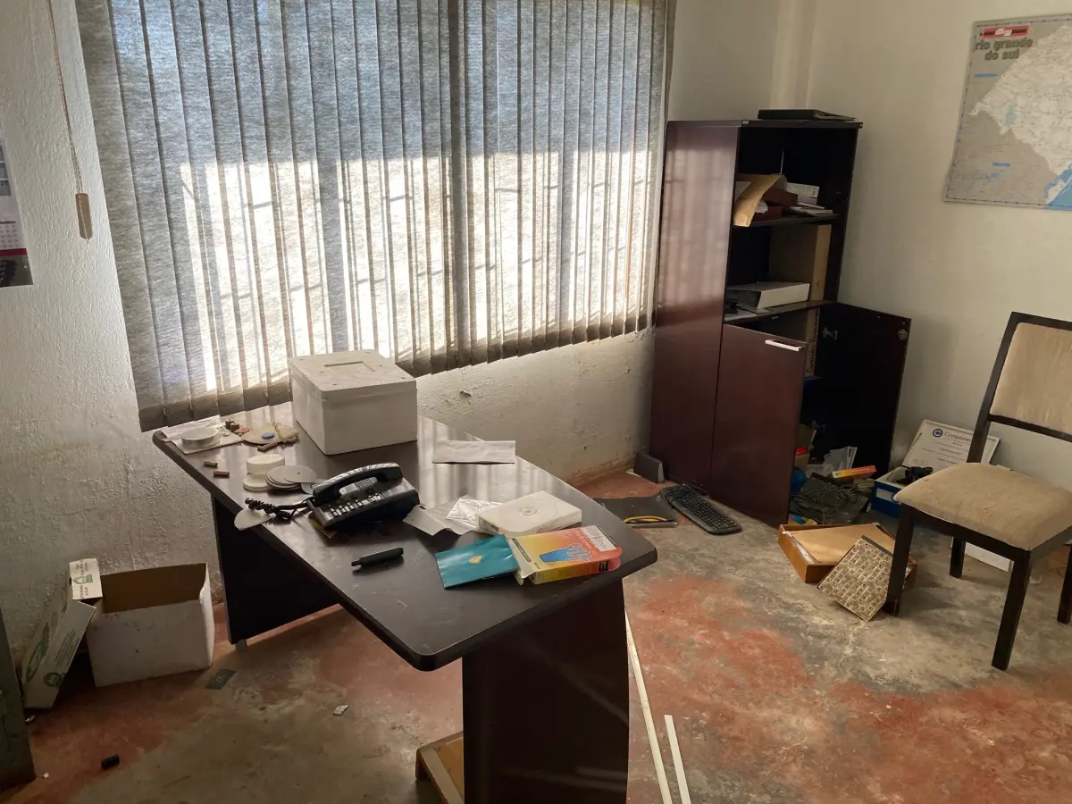 LOTE 039 - equipamentos escritorio