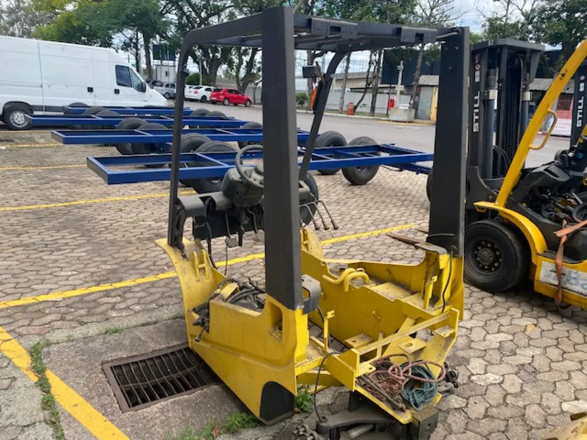 LOTE 003 - Empilhadeira TCM FG35T6