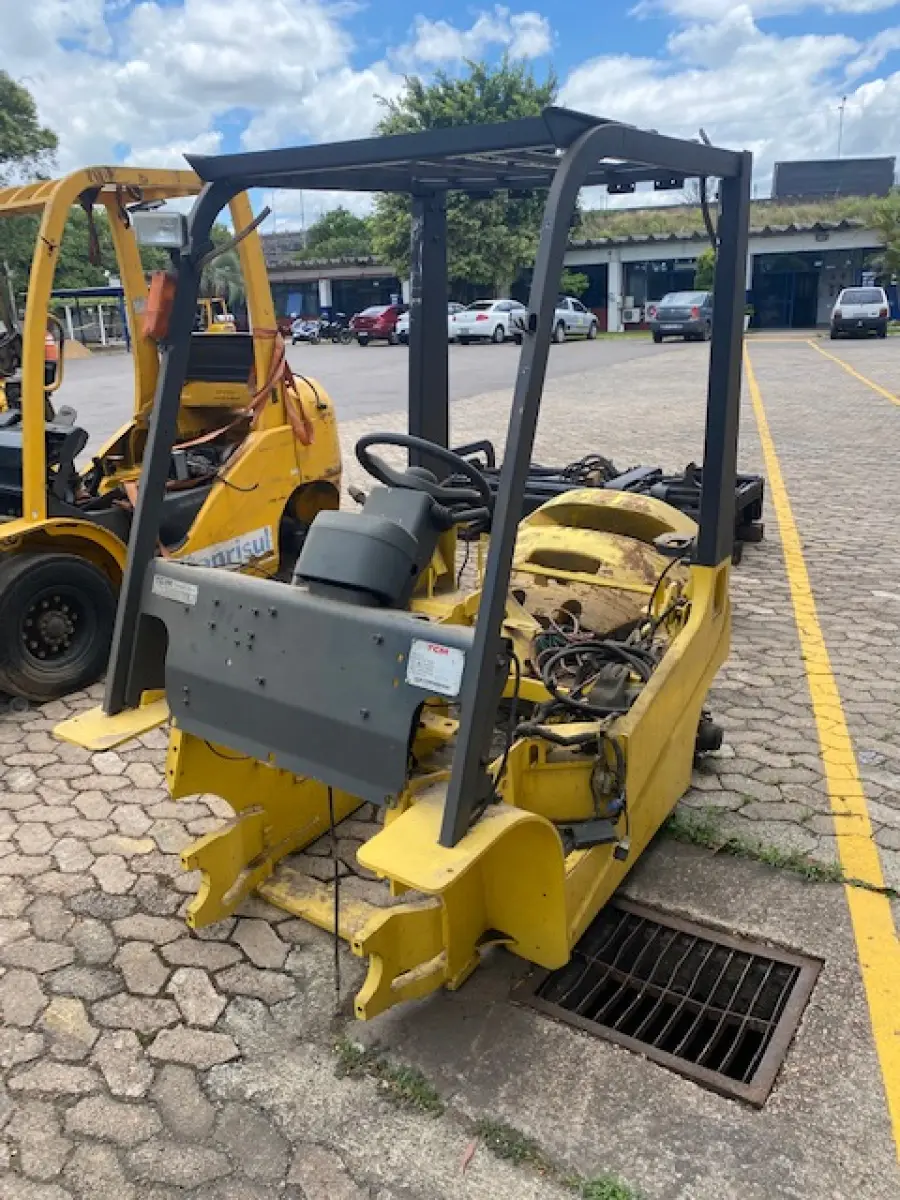 LOTE 003 - Empilhadeira TCM FG35T6