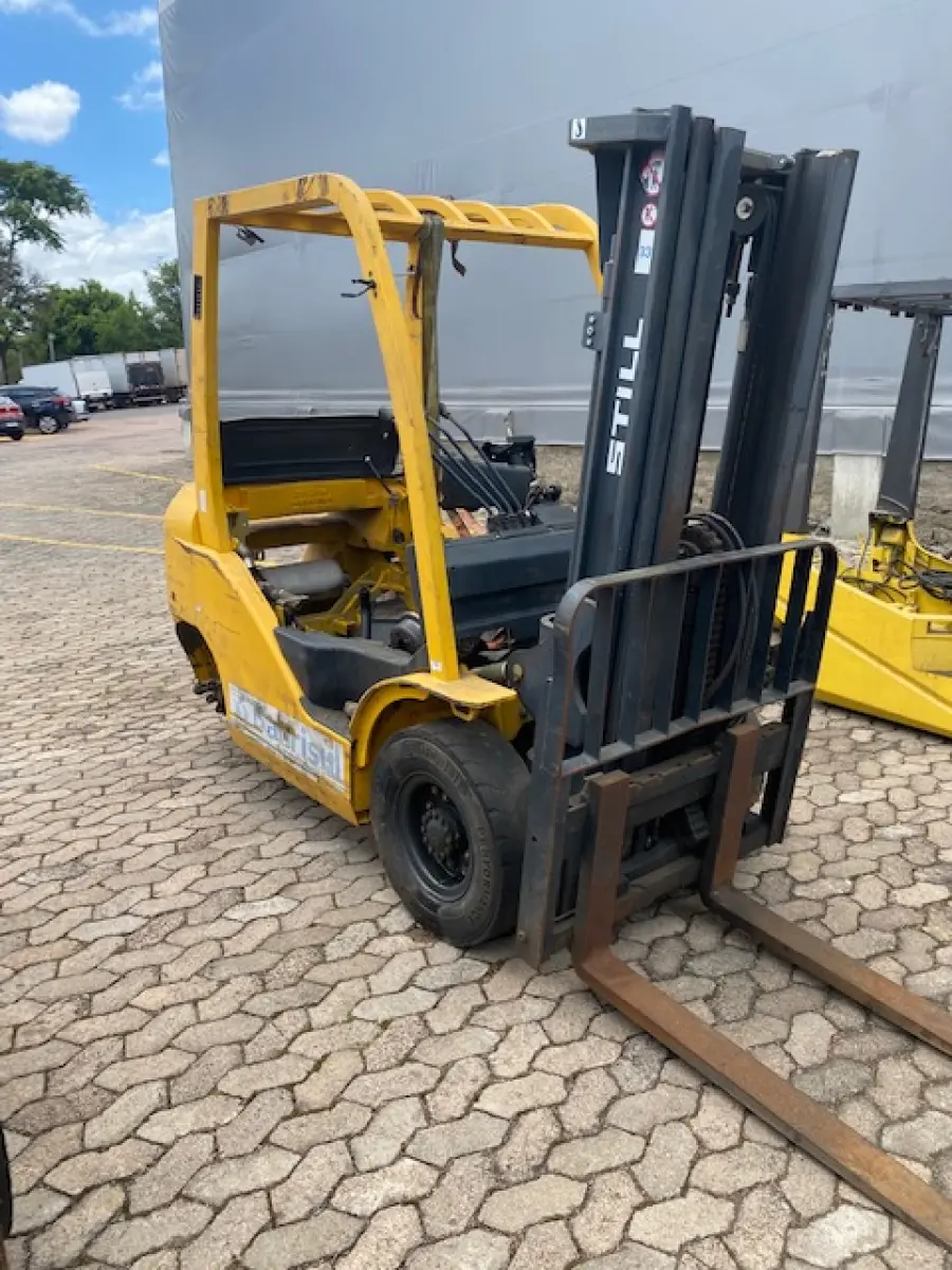 LOTE 002 - Empilhadeira Still CLX25