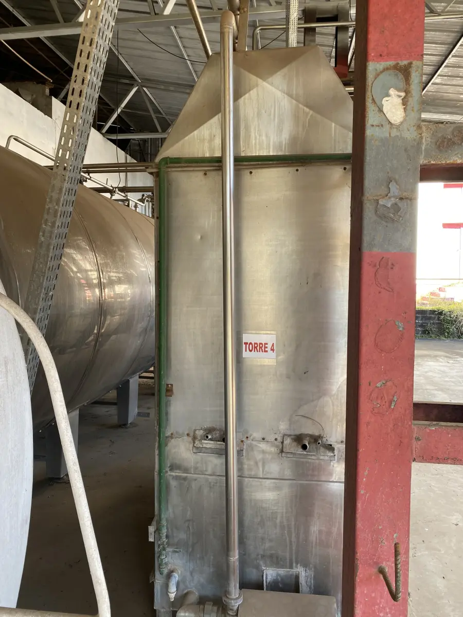 LOTE 001 - Imóvel e maquinas para laticínio