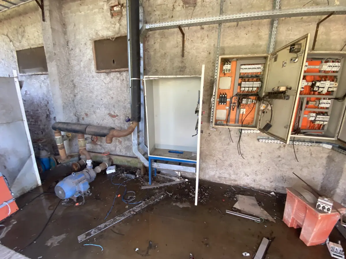 LOTE 001 - Imóvel e maquinas para laticínio