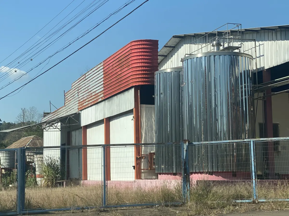 LOTE 002 - 02 Silo Vertical Globo Inox 30.000 litros