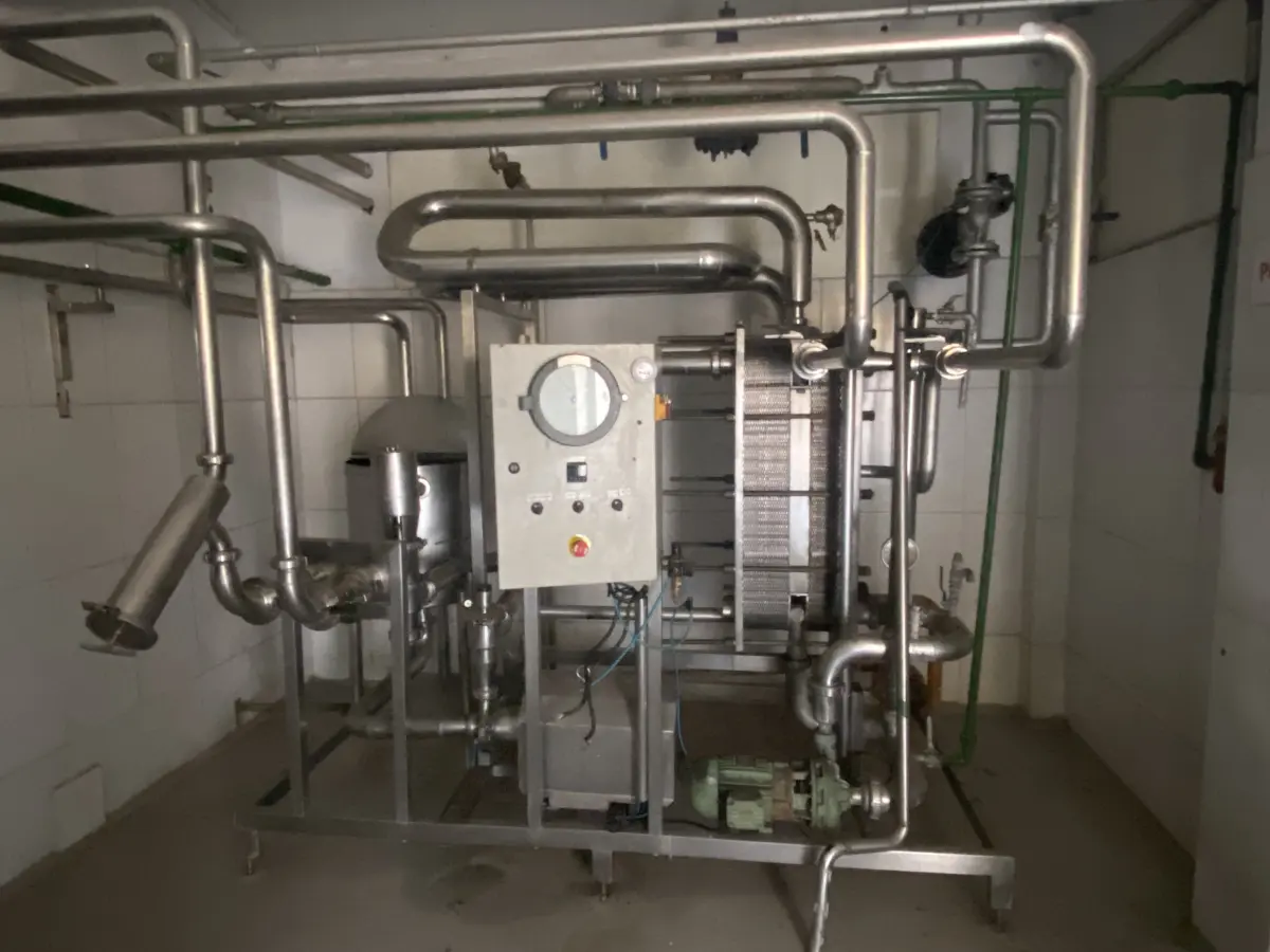 LOTE 019 - 01 Pasteurizador com trocador a placas e registrador gráfico analógico de 10.000 l/h