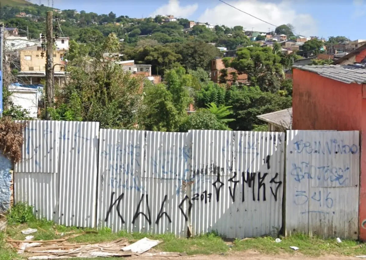 LOTE  - IMÓVEL NO BAIRRO SÃO JOSÉ, EM POA