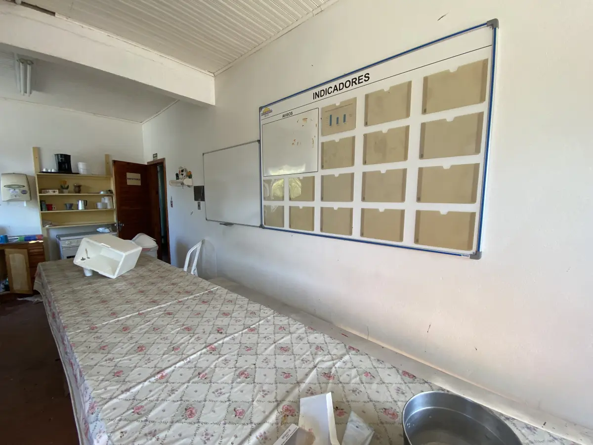 LOTE 001 - Imóvel e maquinas para laticínio