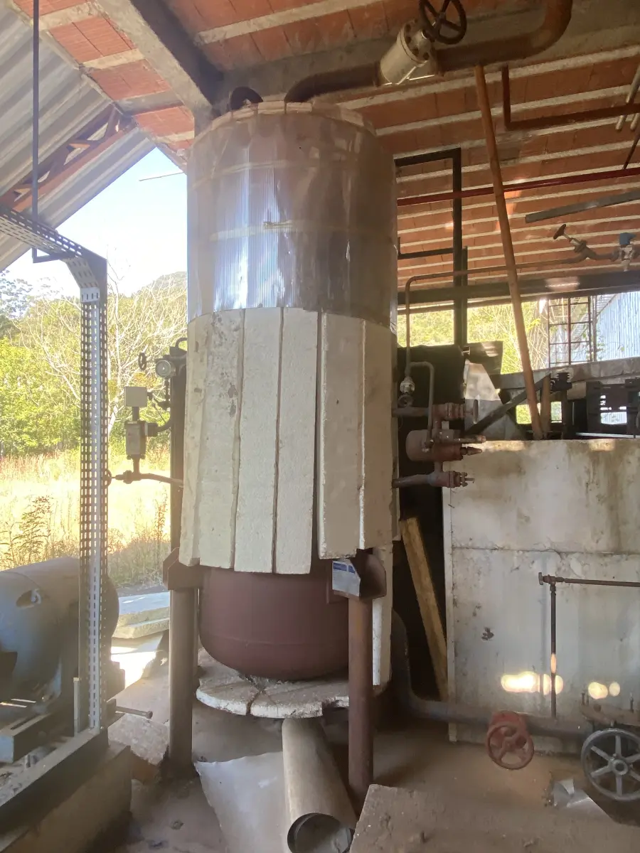 LOTE 048 - 01 Caixa de agua gelada 30.000 litros com serpentina (sucata)